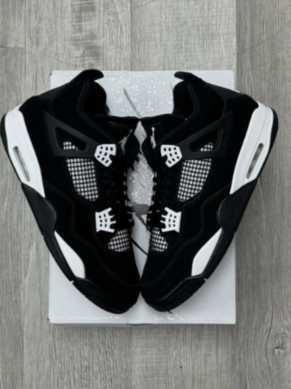 Air Jordan 4 Retro White Thunder